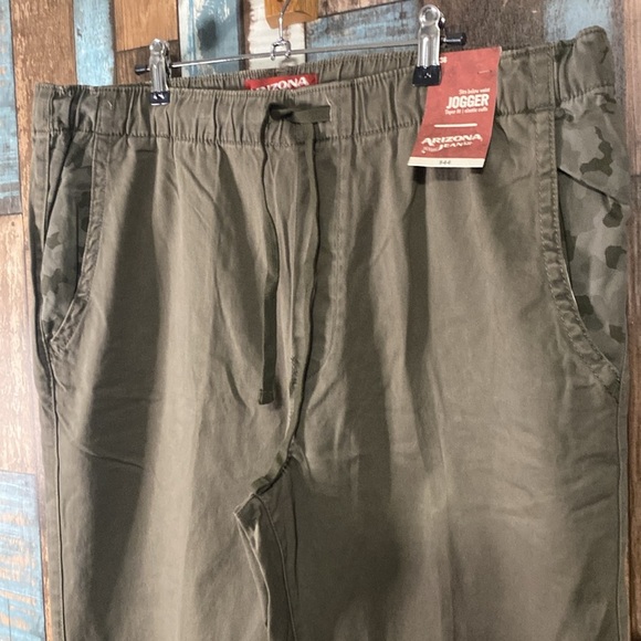 Men’s Arizona 36 camo joggers with drawstring and pockets - Picture 5 of 16